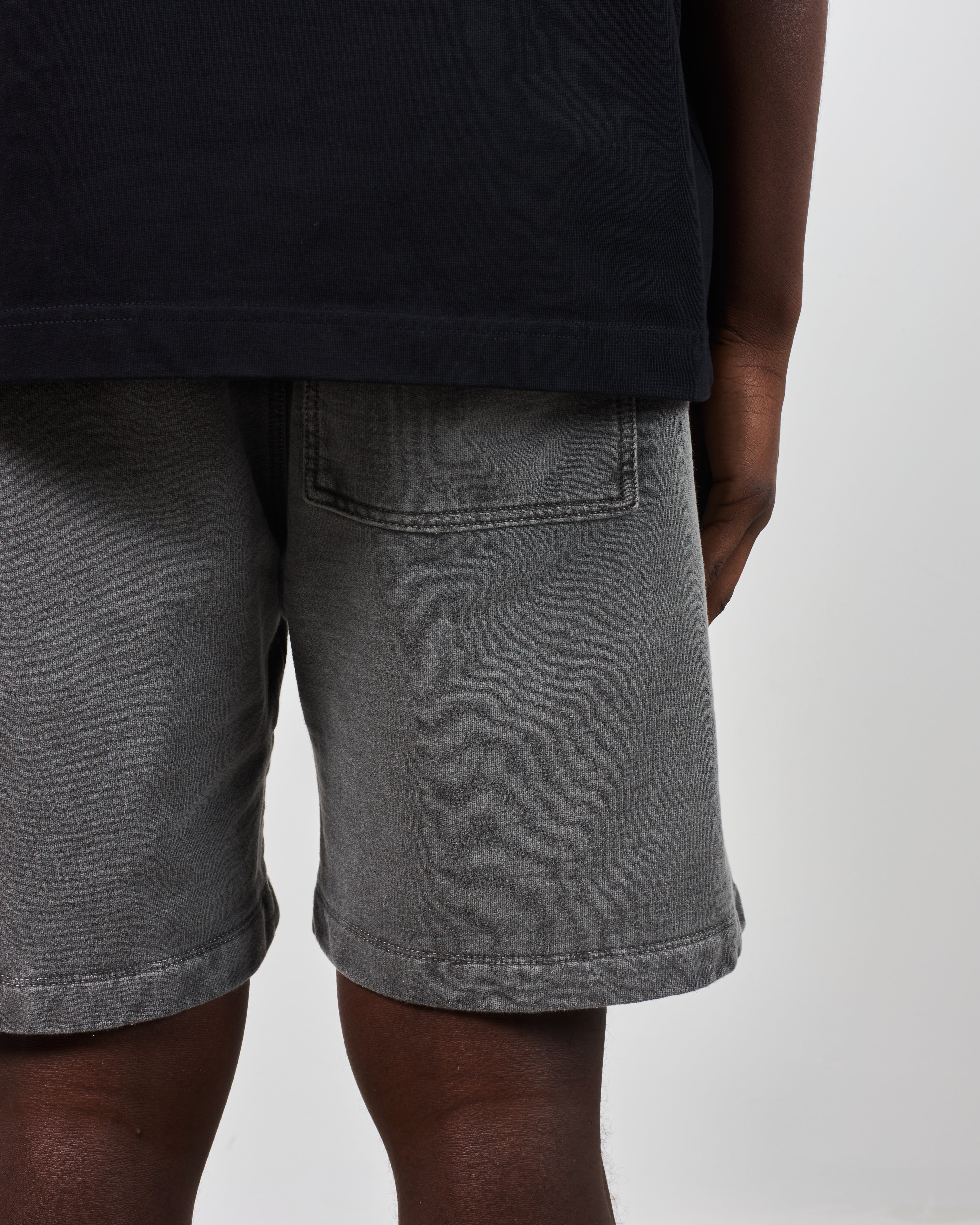 HEAVYWEIGHT SHORTS - WASHED BLACK